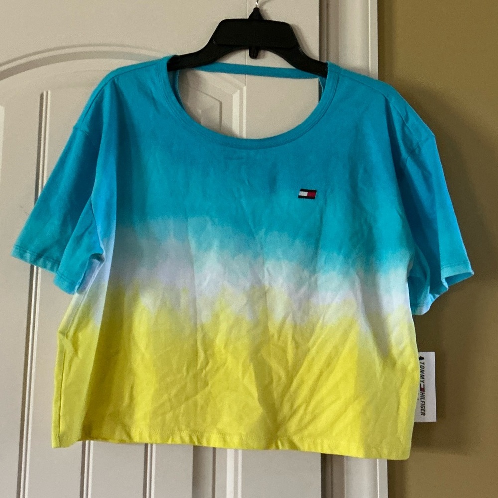 🆕TOMMY HILFIGER CROP TOP ( Sz M)